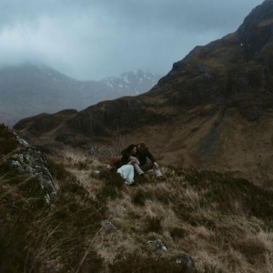 一场惊心动魄的求婚，摄影师拍下极端天气下的浪漫